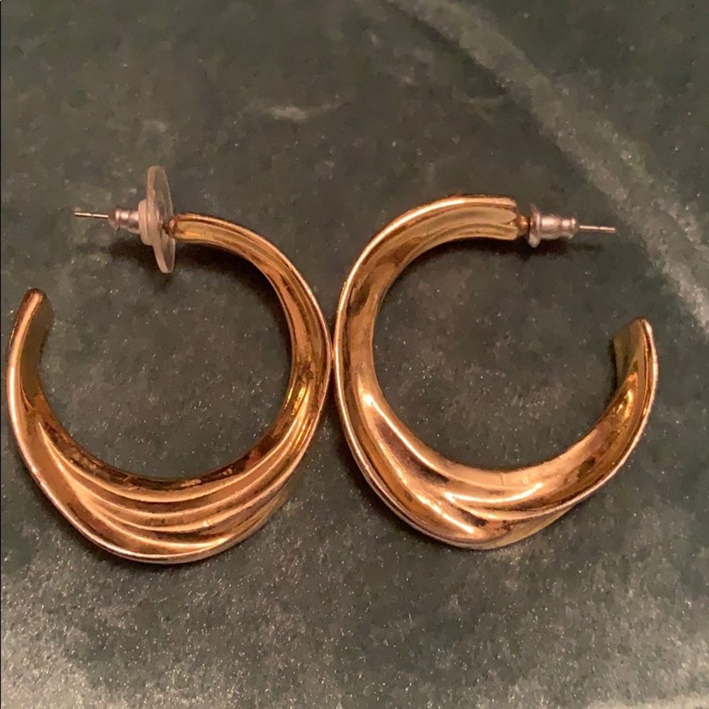 Vintage Gold twisted hoop earrings